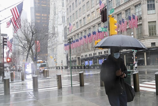 S&P duy trì xếp hạng AA+ với nợ công của Mỹ bất chấp dịch COVID-9 ảnh 1