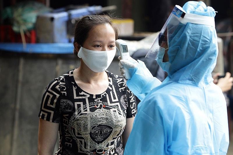 Hình ảnh Hà Nội xét nghiệm nhanh Covid-19 tại chợ Long Biên ảnh 4