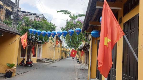 Du lịch nghỉ lễ tại Miền Trung: Nơi vắng vẻ, chốn đông vui ảnh 4