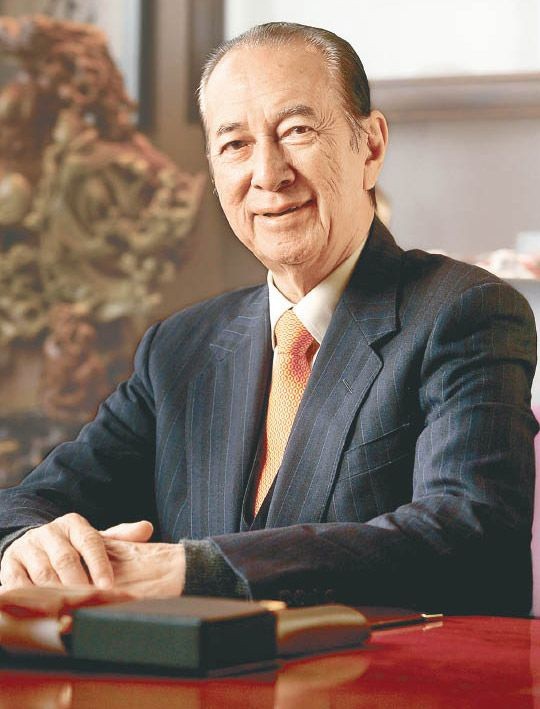 Khởi nghiệp với 1,3 USD, vua cờ bạc Macau xây dựng gia sản khổng lồ ảnh 1