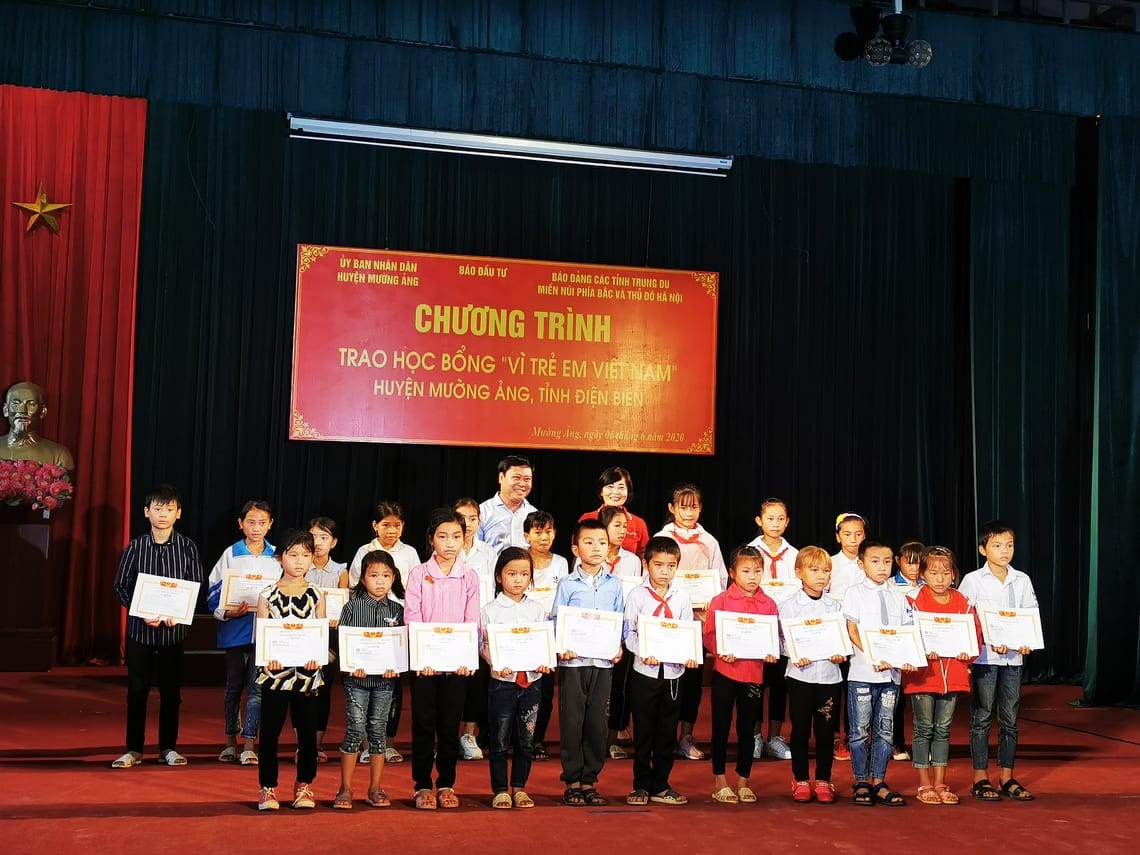 200 suất học bổng 'Vì trẻ em Việt Nam' đến với học sinh tỉnh Điện Biên ảnh 12