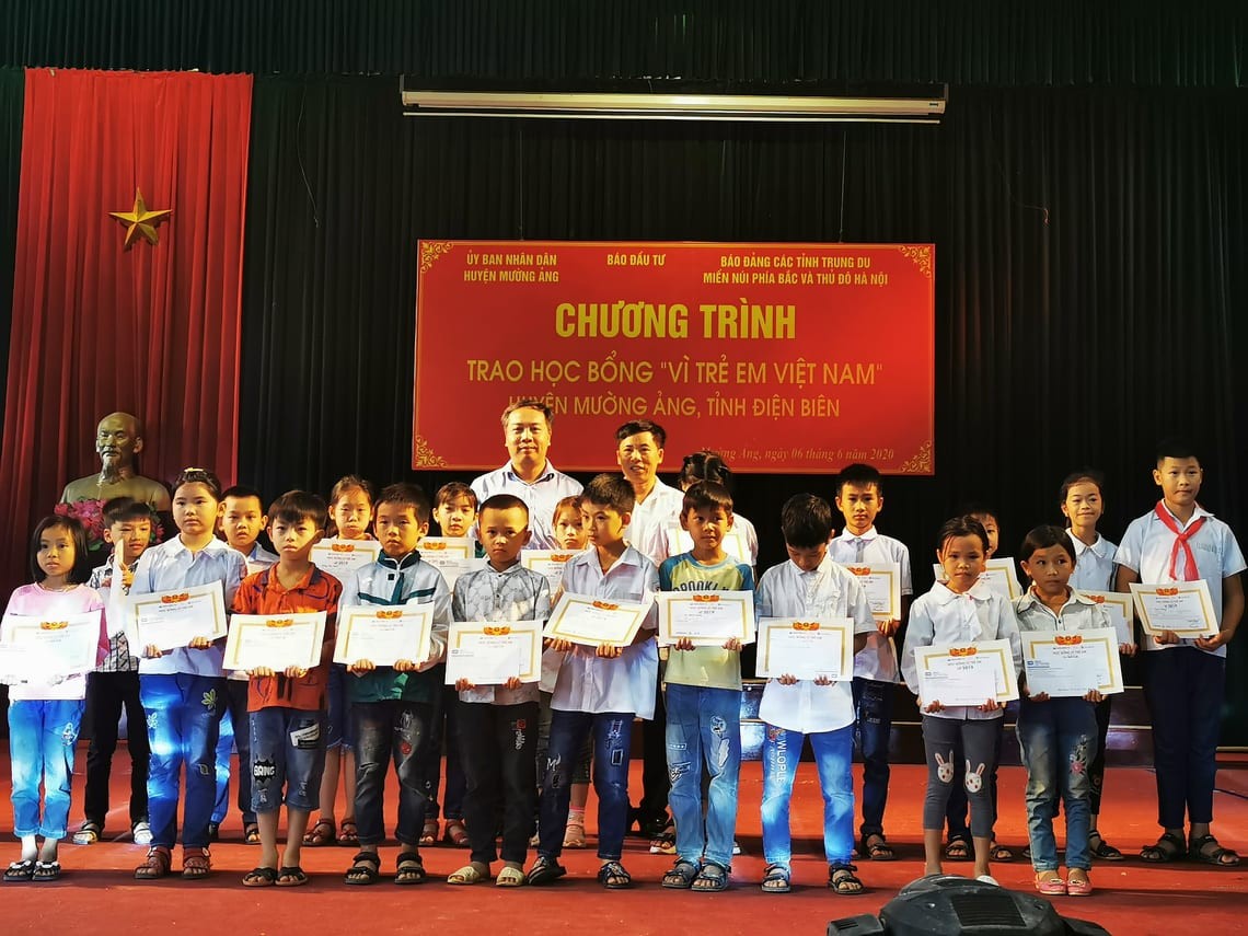 200 suất học bổng 'Vì trẻ em Việt Nam' đến với học sinh tỉnh Điện Biên ảnh 5