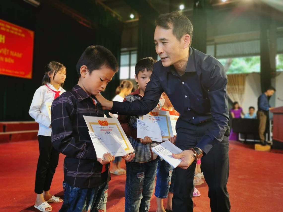 200 suất học bổng 'Vì trẻ em Việt Nam' đến với học sinh tỉnh Điện Biên ảnh 9