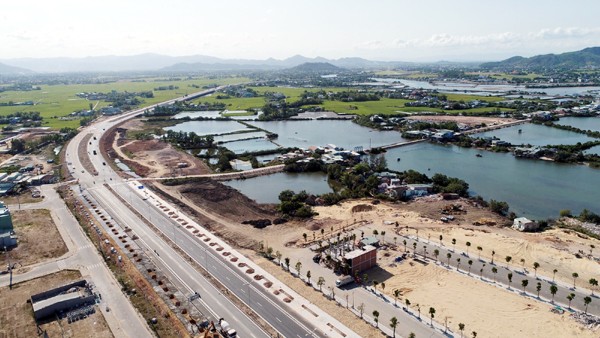 Hướng nào cho tuyến cao tốc Bắc - Nam qua Bình Định? ảnh 2