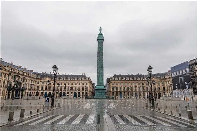 Kinh tế toàn cầu 6 tháng đầu năm: Những khoảng tối chưa từng thấy ảnh 1