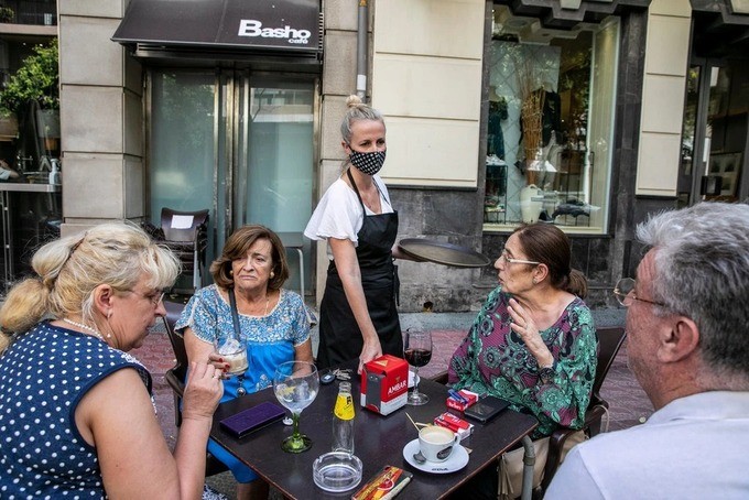 Lao động châu Âu và Mỹ được hỗ trợ thế nào trong Covid-19 ảnh 2