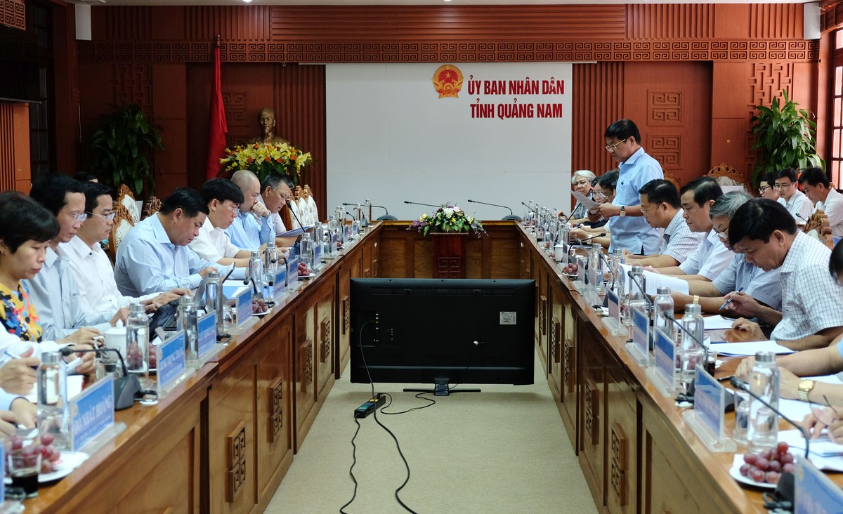 Đi từng dự án, xuống từng địa phương để “thúc” tăng trưởng kinh tế ảnh 2