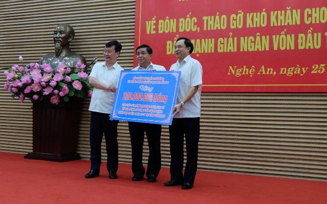 Bộ trưởng Nguyễn Chí Dũng: Tìm lời giải cho bài toán phát triển của Nghệ An ảnh 5