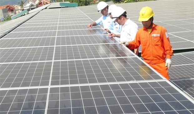 EVN đề xuất giải quyết vướng mắc cho điện Mặt Trời mái nhà ảnh 1