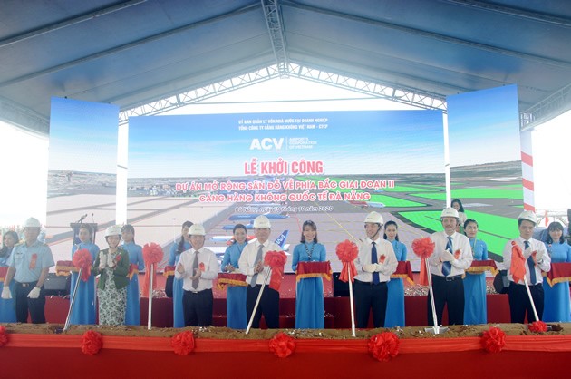 Khởi công xây dựng “Dự án mở rộng sân đỗ máy bay về phía Bắc giai đoạn 2 - Cảng hàng không quốc tế Đà Nẵng”.