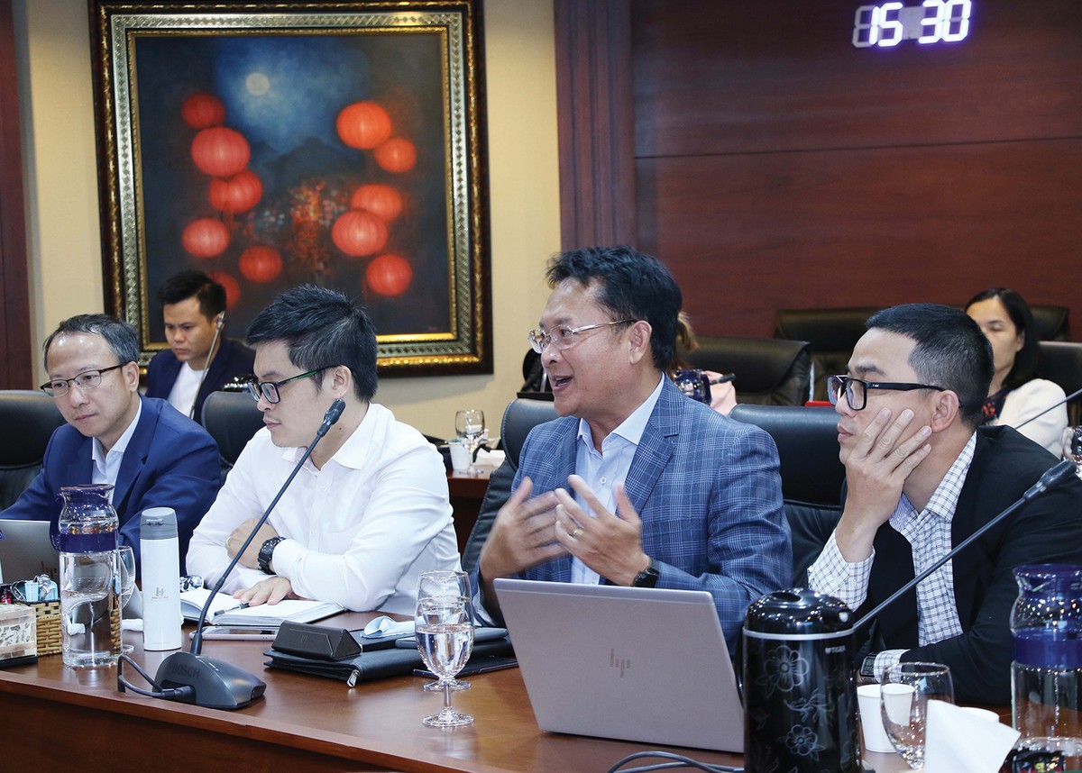 Lãnh đạo nhóm Big 4 trả lời chi tiết chất vấn của Hội đồng bình chọn với các câu hỏi tập trung vào lý do vì sao báo cáo thường niên của công ty được điểm số vượt trội hay bất ngờ giảm điểm so với năm trước, hoặc các điểm cần lưu ý đặc biệt