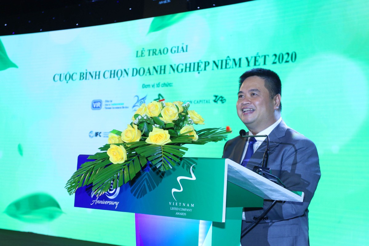 Ông Nguyễn Vũ Quang Trung, Phó TGĐ phụ trách Ban điều hành Sở Giao dịch Chứng khoán TPHCM phát biểu cám ơn