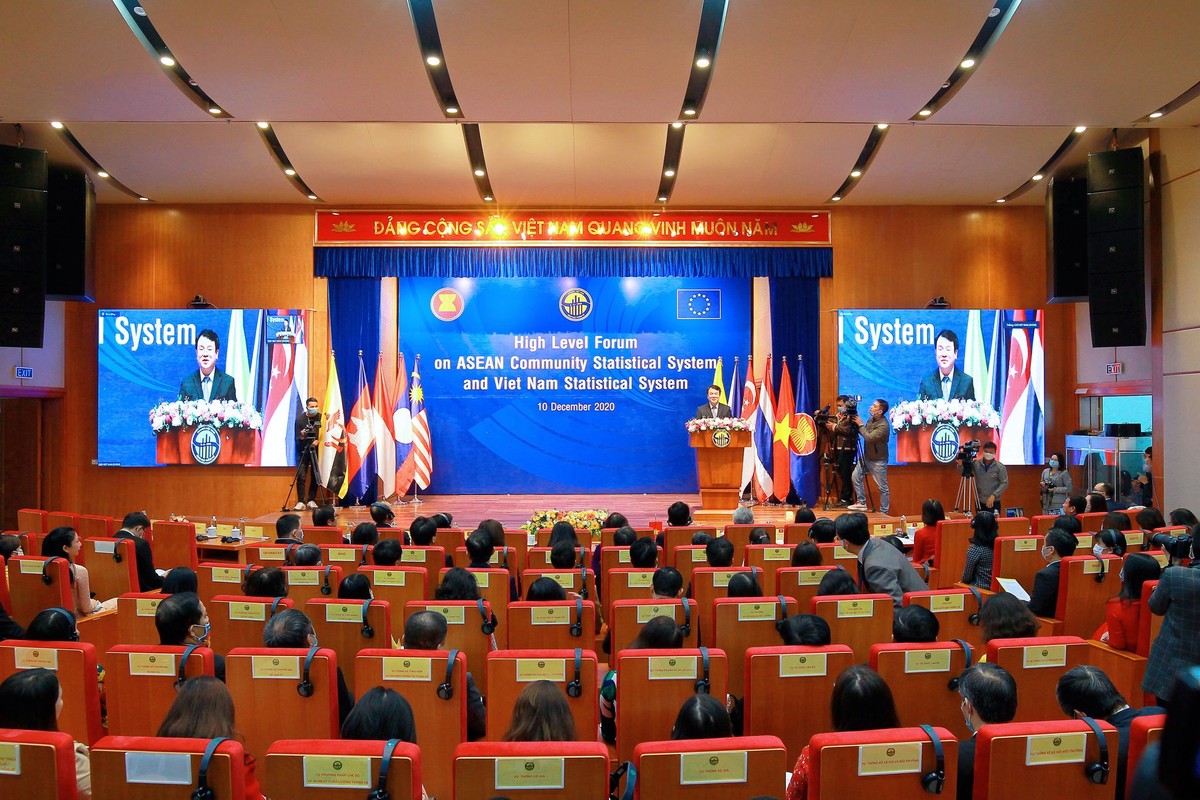 Thông qua đối thoại và hợp tác, chúng ta sẽ cùng tìm ra tiếng nói chung để nâng cao hơn nữa chất lượng phục vụ của số liệu thống kê theo tinh thần Ngày Thống kê thế giới năm 2020 - Kết nối thế giới bằng dữ liệu đáng tin cậy, Thứ trưởng Trần Quốc Phương tin tưởng