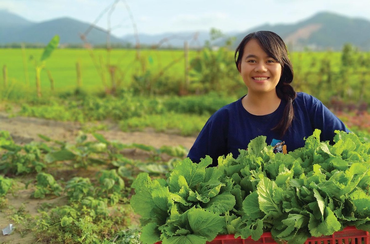 My Lê, Chủ nhân Farmstay Caroline’s Happy Hut Có 3 yếu tố quan trọng cho một farmstay, đó là sự kết nối (kết nối với chính quyền địa phương, kết nối với cộng đồng mà mình hướng đến), truyền tải câu chuyện (mỗi farmstay đều nên có câu chuyện của riêng mình và cần truyền tải được câu chuyện ấy đến cộng đồng) và sự linh hoạt, sáng tạo (điều này là rất cần thiết để có thể dễ dàng thích nghi với các biến động).