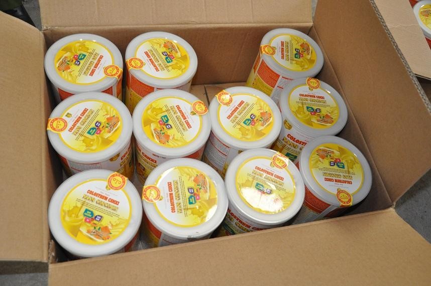 Sữa kém chất lượng được lực lượng công an kiểm tra, phát hiện. Ảnh: congan.haiduong.gov.vn