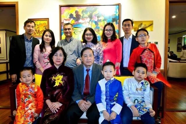 Đại gia đình ông Phạm Hà sum vầy trong ngày tết