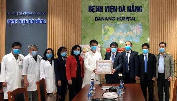 Ông Lương Nguyễn Minh Triết- Phó Bí thư Thường trực Thành uỷ Đà Nẵng chúc tết tại Bệnh viện Đà Nẵng