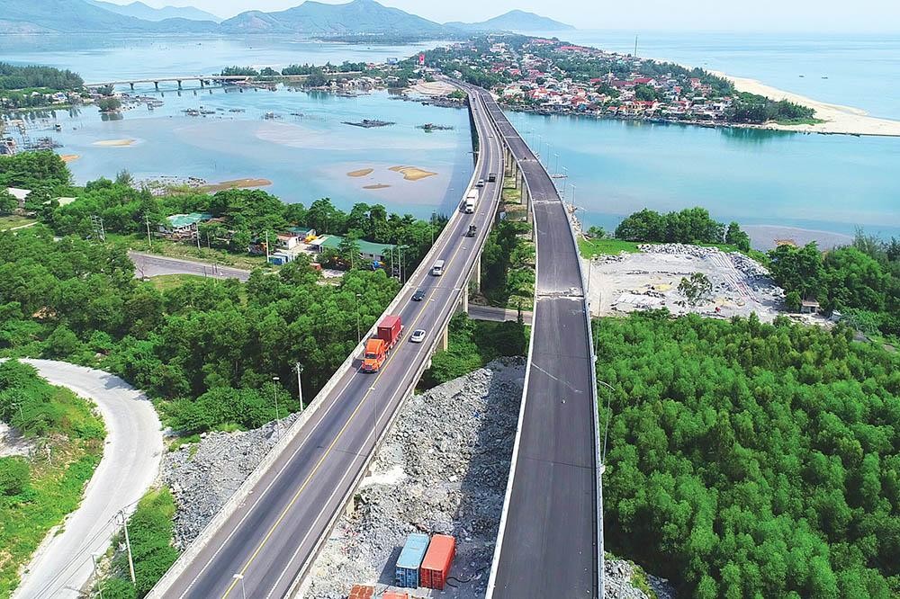 Đường dẫn phía Bắc vào hầm Hải Vân