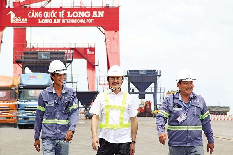 Ông Võ Quốc Thắng rất tự hào với Cảng Quốc tế Long An - dự án mở ra cơ hội phát triển lớn cho vùng đất Cần Giuộc quê hương