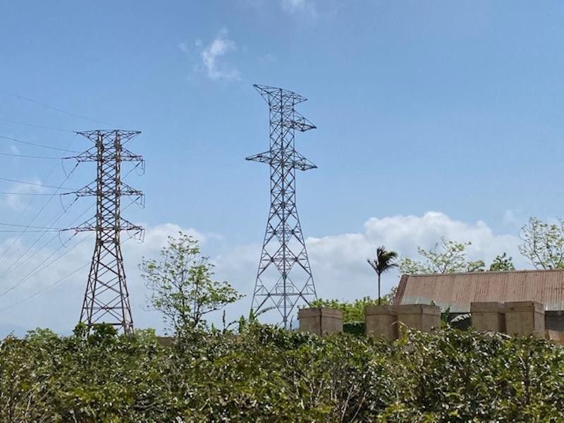 Đường dây 220 kV Lao Bảo - Đông Hà chờ kéo dây