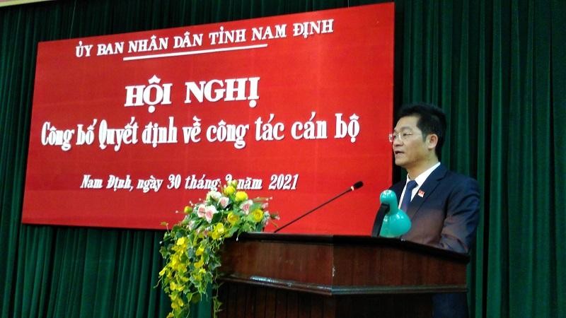 Tân Phó chủ tịch UBND tỉnh Nam Định Trần Anh Dũng phát biểu nhận nhiệm vụ.