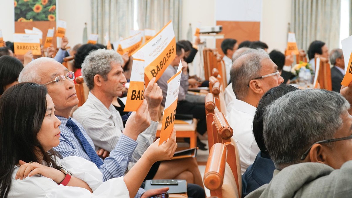 Các cổ đông biểu quyết tại Đại hội đồng cổ đông thường niên 2021 Các cổ đông biểu quyết tại Đại hội đồng cổ đông thường niên 2021