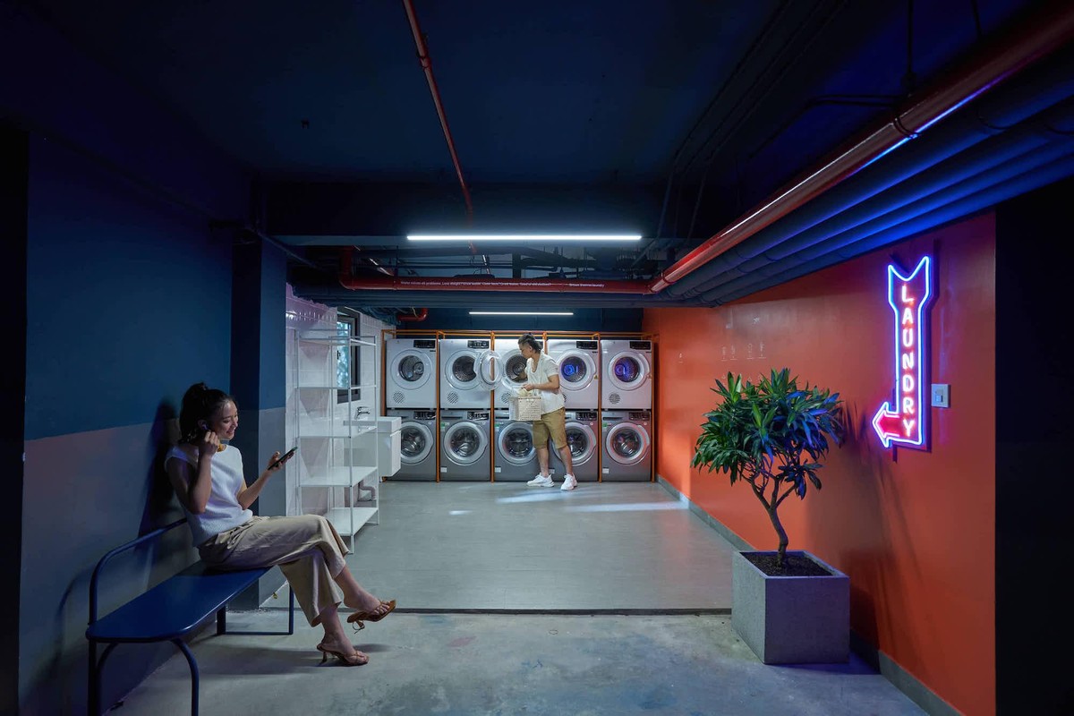 Khu vực giặt đồ chung trong M Village (Nguồn: DNCC).