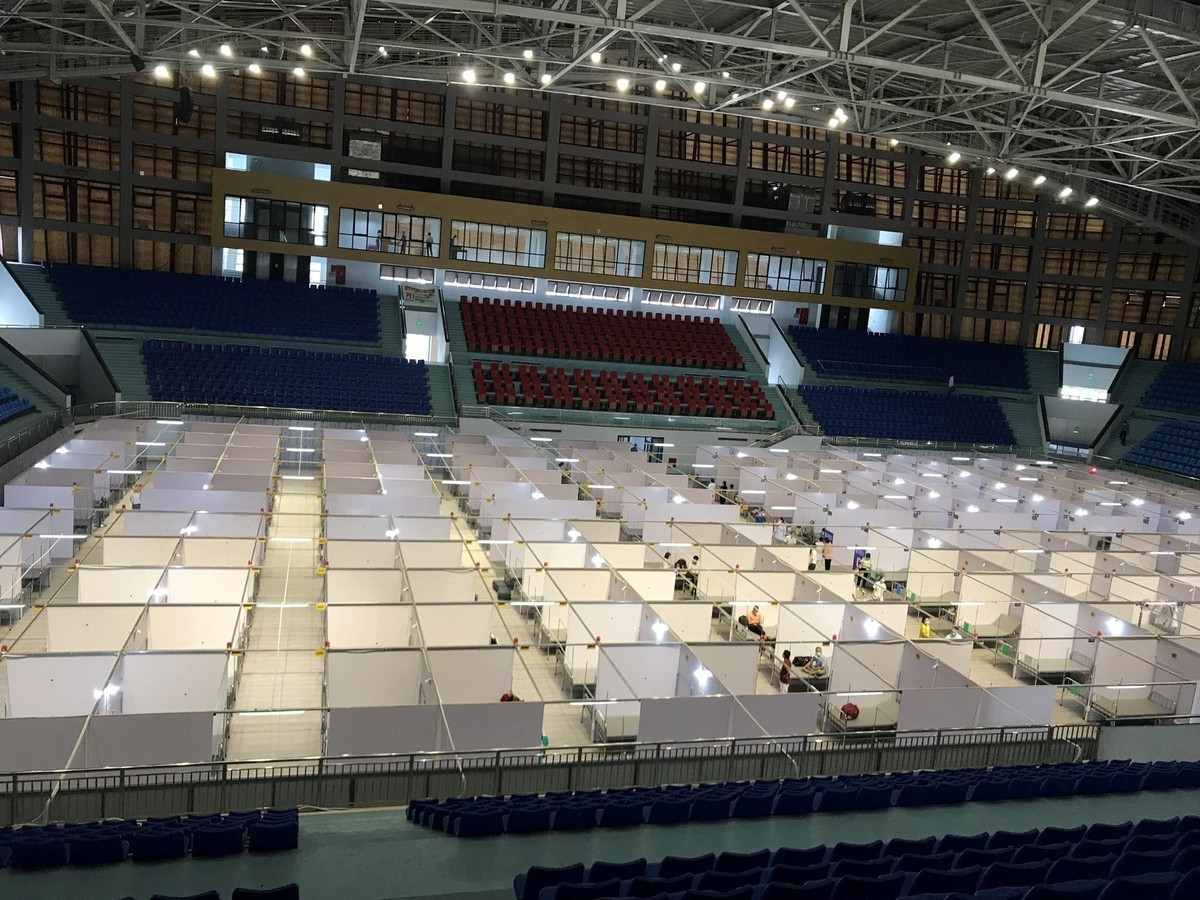 Bệnh viện dã chiến số 2 đặt tại Nhà thi đấu thể thao tỉnh có quy mô hơn 600 giường.