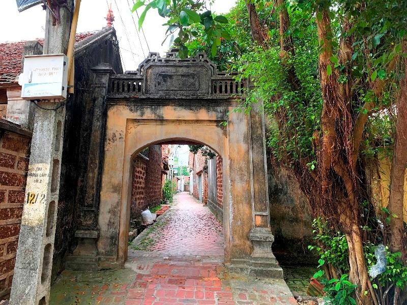 Những chiếc cổng đậm chất cổ xưa. (Ảnh:Phương Linh)