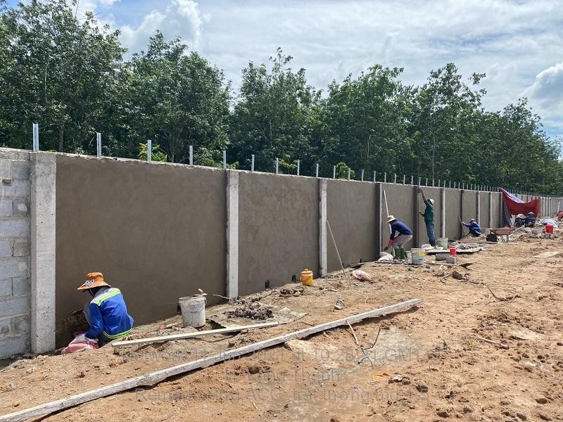 Thi công hạng mục tường rào sân bay Long Thành.