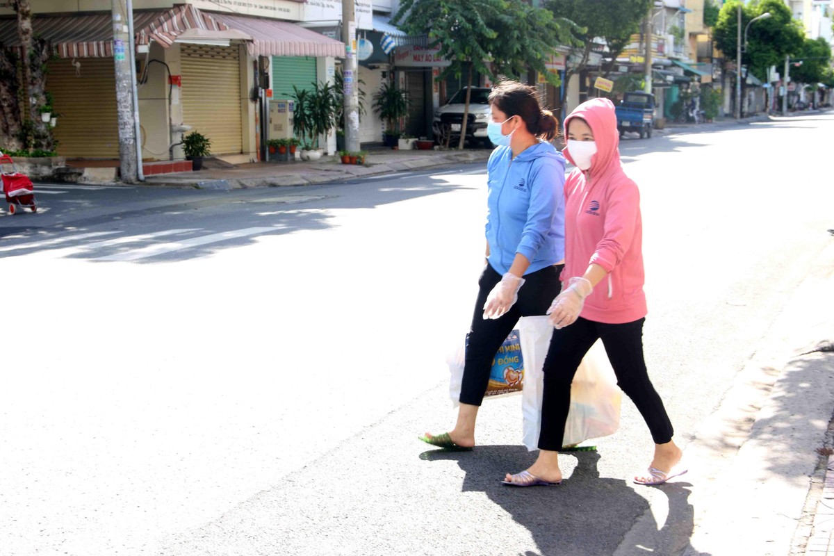 Niềm hạnh phúc của người lao động khó khăn khi có thực phẩm lo cho gia đình, sẽ là nguồn động lực cho Ban tổ chức và các nhà hảo tâm sẽ tiếp tục mở rộng chương trình. Niềm hạnh phúc của người lao động khó khăn khi có thực phẩm lo cho gia đình, sẽ là nguồn động lực cho Ban tổ chức và các nhà hảo tâm sẽ tiếp tục mở rộng chương trình.