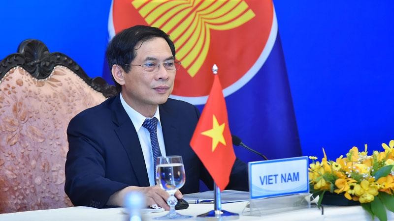 Bộ trưởng Bùi Thanh Sơn tham dự và phát biểu tại Hội nghị diễn đàn khu vực ASEAN lần thứ 28 (ARF-28)