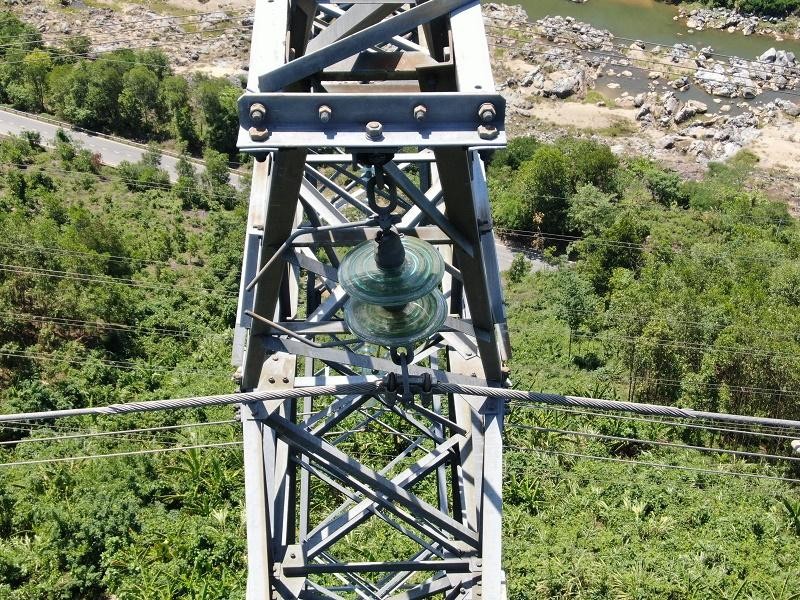 Nhờ có camera, đội vận hành không cần phải leo lên cột và đường dây mới quan sát được tình trạng cụ thể của thiết bị