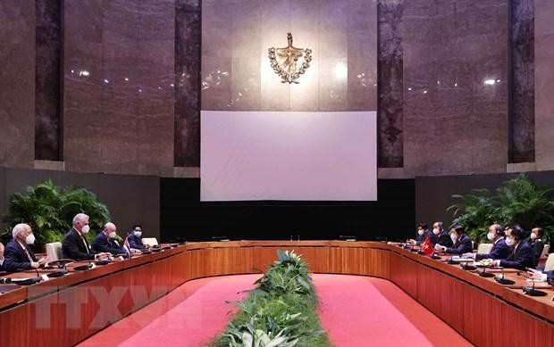 Chủ tịch nước Nguyễn Xuân Phúc hội đàm với Bí thư thứ nhất Ban Chấp hành Trung ương Đảng Cộng sản Cuba, Chủ tịch Hội đồng Nhà nước và Hội đồng Bộ trưởng Cộng hòa Cuba Miguel Díaz-Canel. (Ảnh: Vietnamplus.vn) Chủ tịch nước Nguyễn Xuân Phúc hội đàm với Bí thư thứ nhất Ban Chấp hành Trung ương Đảng Cộng sản Cuba, Chủ tịch Hội đồng Nhà nước và Hội đồng Bộ trưởng Cộng hòa Cuba Miguel Díaz-Canel. (Ảnh: Vietnamplus.vn)