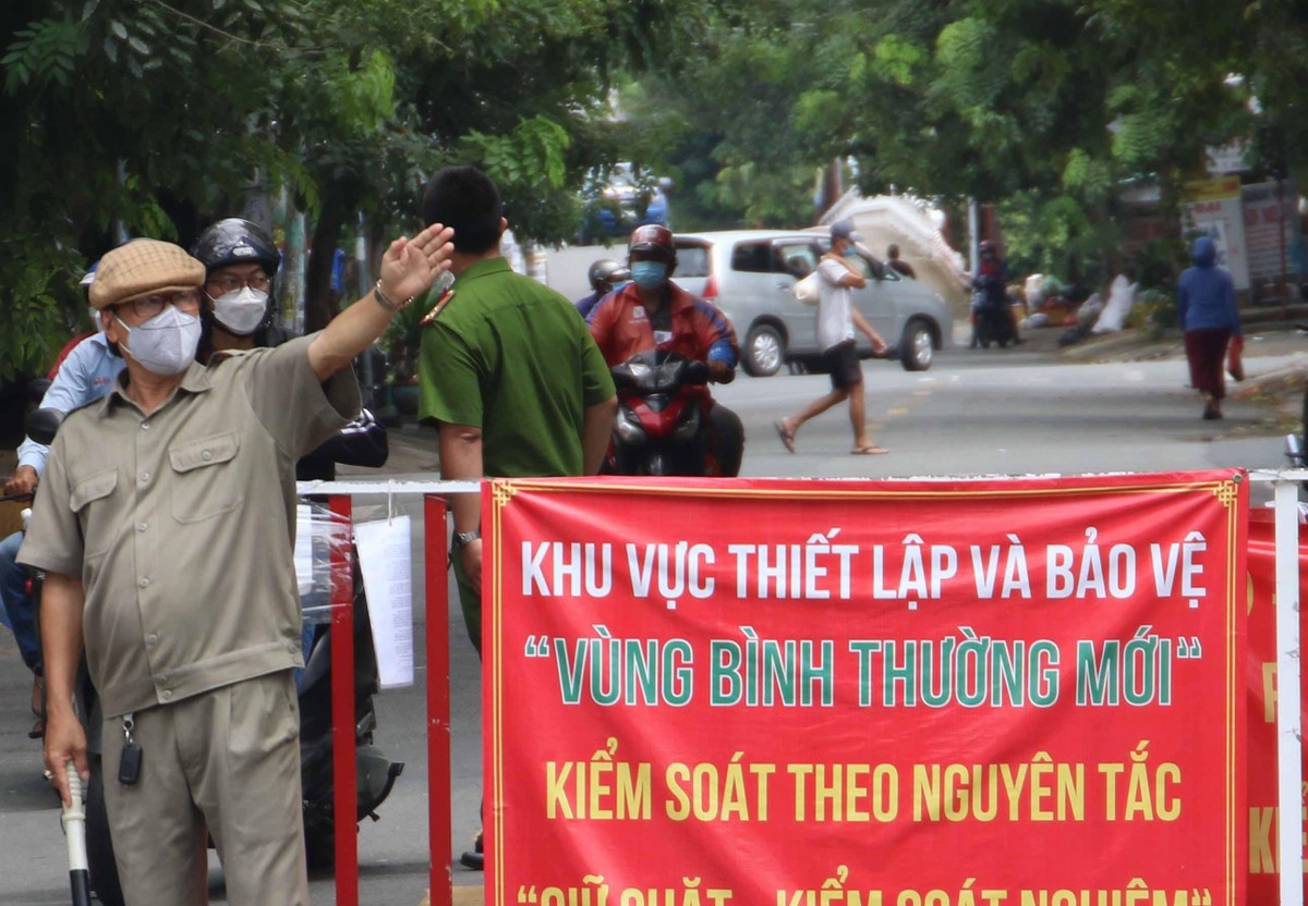 Sau ngày 1/10, TP.HCM sẽ mở cửa theo từng bước, đảm bảo lộ trình an toàn.