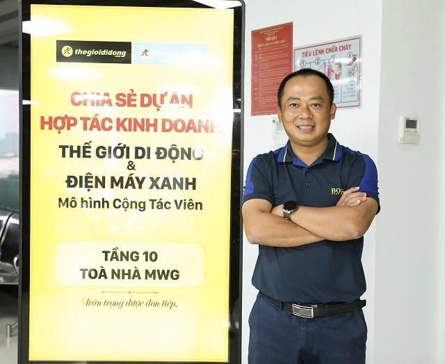 Ông Đoàn Văn Hiểu Em - CEO Thế Giới Di Động trong buổi chia sẻ mô hình cộng tác viên Ông Đoàn Văn Hiểu Em - CEO Thế Giới Di Động trong buổi chia sẻ mô hình cộng tác viên