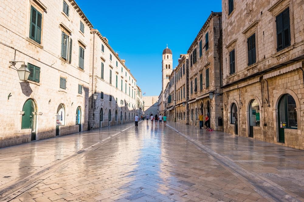 Phố cổ Dubrovnik Croatia vắng bóng du khách