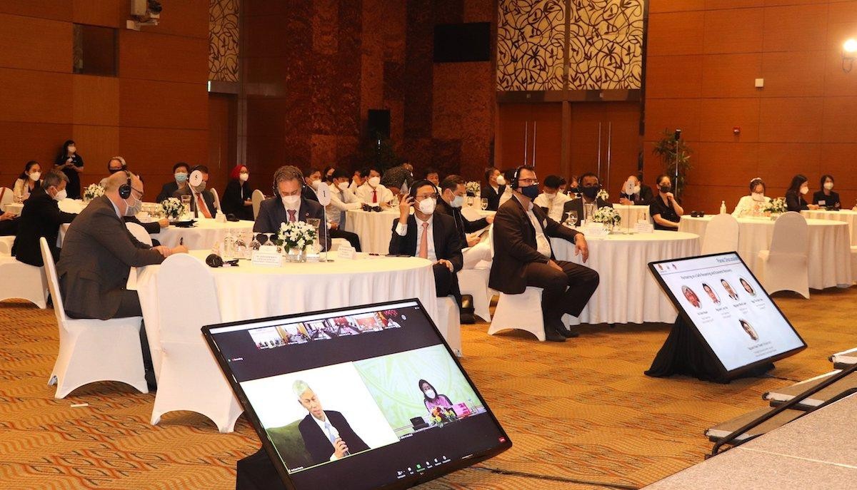 Các khách mời tham dự sự kiện gặp gỡ Hoa Kỳ với chủ đề “Chung tay hợp tác tái mở cửa, phục hồi và phát triển khu vực kinh tế phía Nam” vừa được tổ chức (Ảnh: Hồng Phúc).