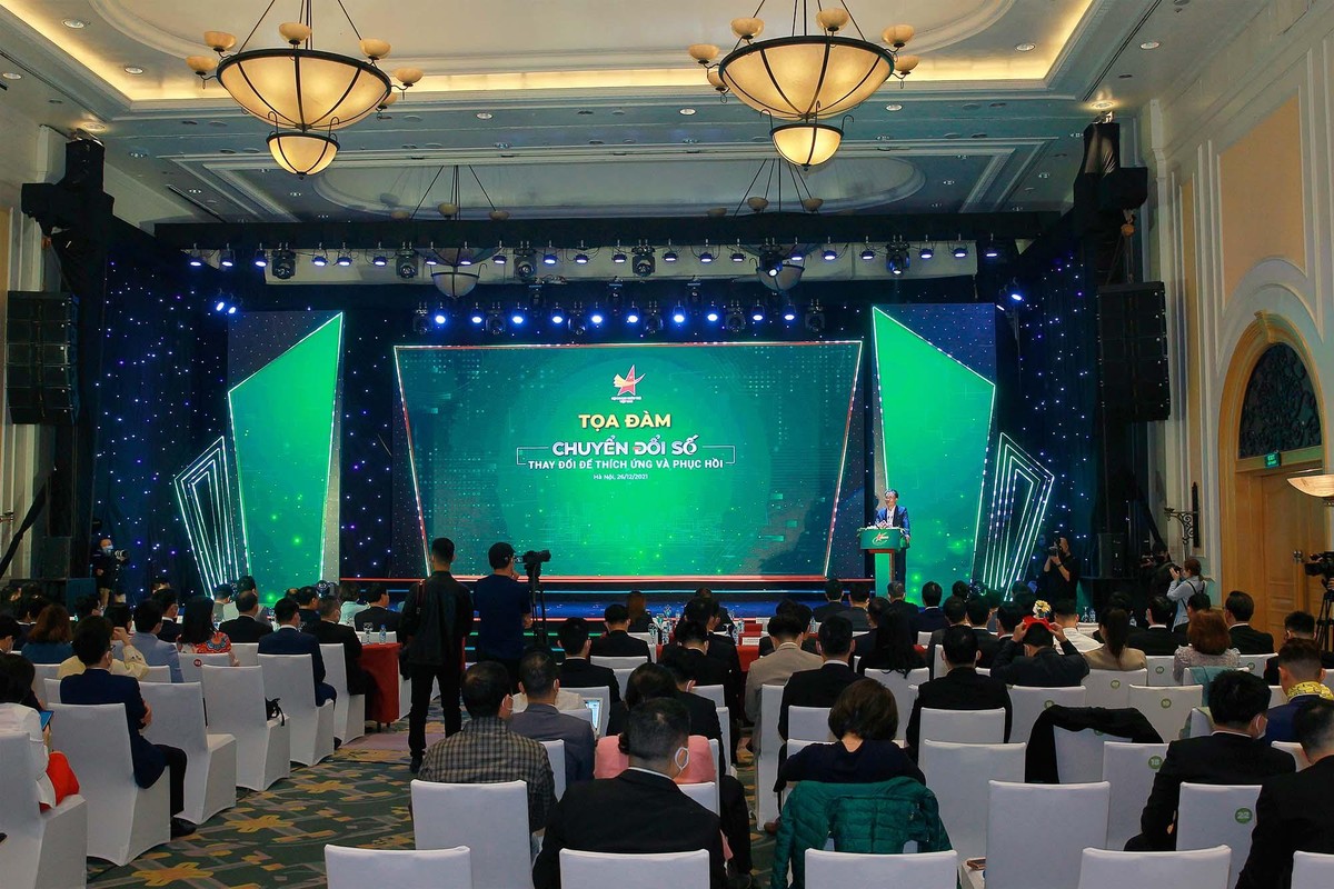 Ông Nguyễn Francis Tuấn Anh chia sẻ về việc chuyển đổi số tại doanh nghiệp.