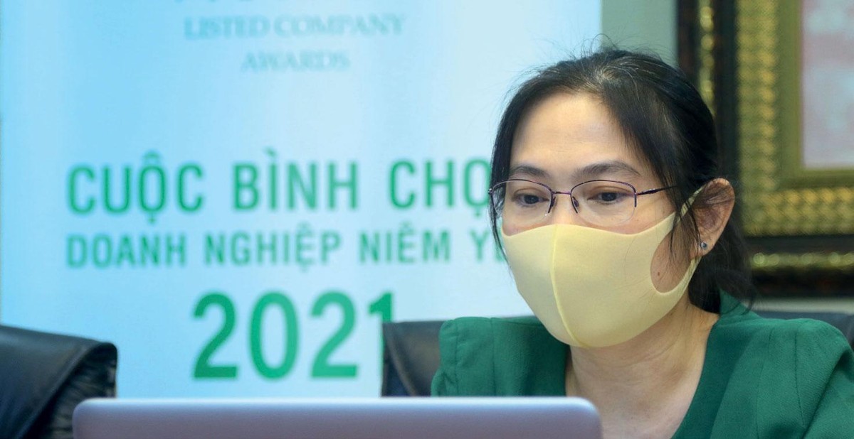 Bà Trần Anh Đào, Phó tổng giám đốc Sở Giao dịch chứng khoán TP.HCM, Chủ tịch Hội đồng bình chọn Doanh nghiệp niêm yết 2021 phân tích những chiến lược phát triển xanh của các doanh nghiệp tốp đầu