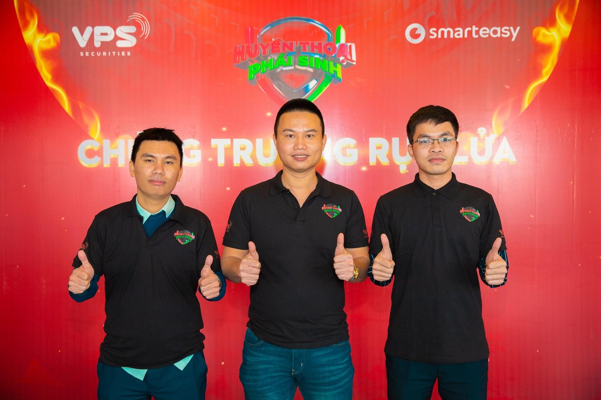 3 chứng thủ đã tham gia trực tiếp tại vòng Đối đầu kỳ tháng 11: @sadoa1992, @@539269 và @stockmaster (Từ trái qua phải)