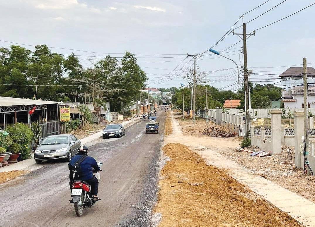 Đường Nguyễn Hữu Cảnh đang được mở rộng. Ảnh: Việt Dũng Đường Nguyễn Hữu Cảnh đang được mở rộng. Ảnh: Việt Dũng