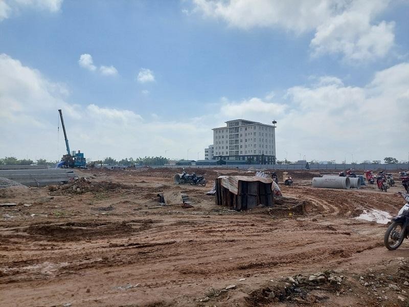 Đại công trường, nơi dự án Khu quy hoạch LK7, BT1, OTM1 và OTM2 thuộc khu A - Đô thị mới An Vân Dương đang gấp rút triển khai cho đúng tiến độ