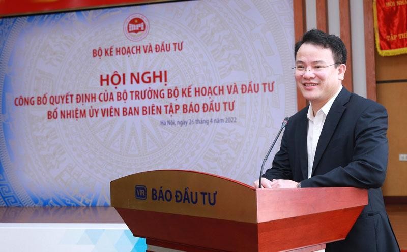 Thứ trưởng Trần Quốc Phương mong muốn Ban Biên tập Báo Đầu tư tiếp tục đoàn kết, phấn đấu hoàn thành tốt mọi nhiệm vụ, đưa cơ quan Báo Đầu tư phát triển hơn nữa.