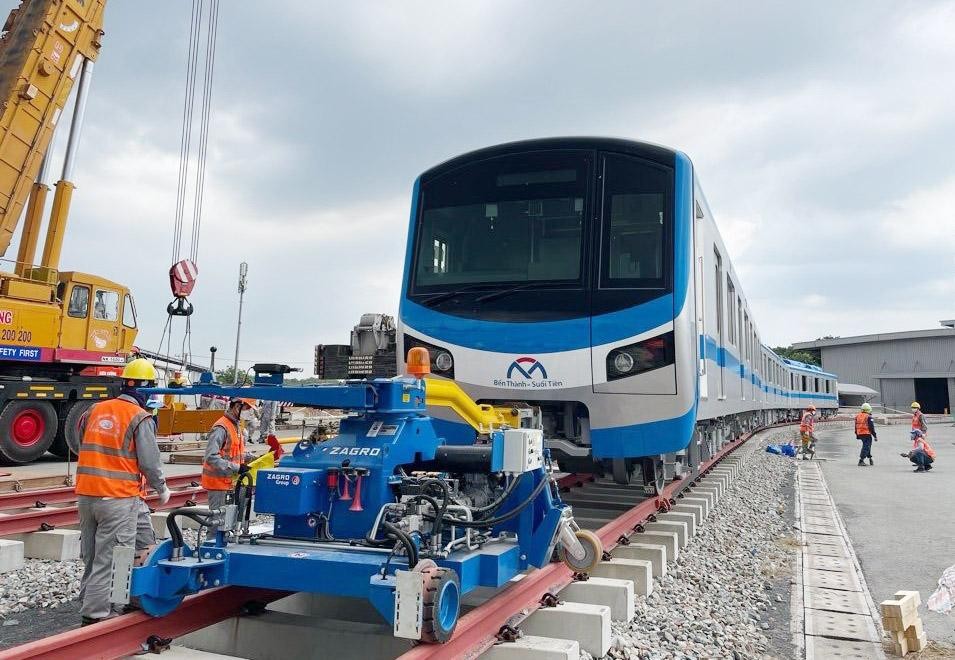 Giá vé tuyến metro số 1 được Maur đề xuất 9.000 - 23.000 đồng mỗi lượt, giá vé tháng là 320.000 đồng, vé 1 ngày 46.000 đồng, vé 3 ngày 104.000 đồng