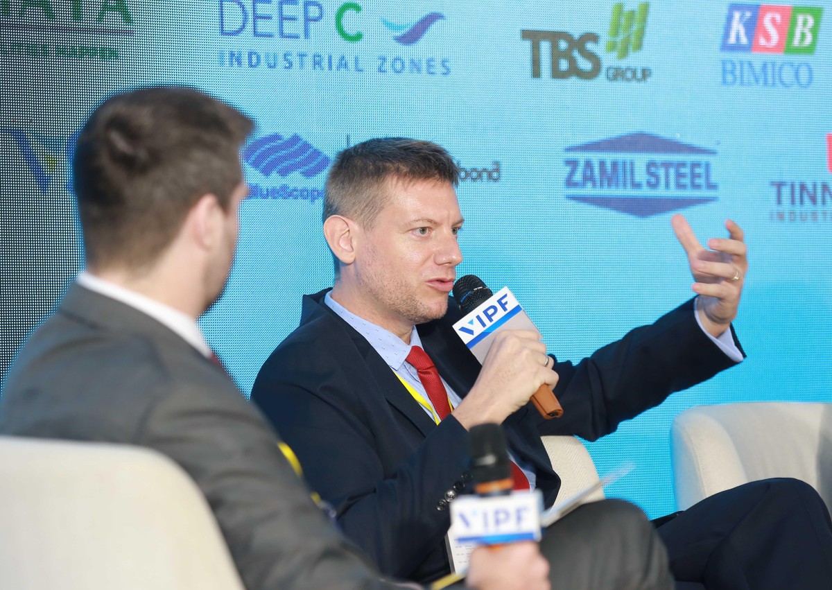 Ông Alexander Falter,Tổng giám đốc Công ty Ecco. Ông Alexander Falter,Tổng giám đốc Công ty Ecco.