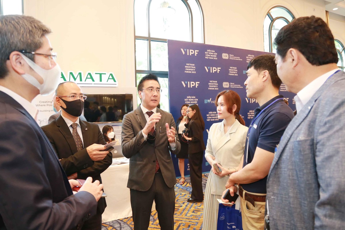 Diễn đàn bất động sản công nghiệp là nơi kết nối giữa các nhà đầu tư, doanh nghiệp trong lĩnh vực bất động sản công nghiệp, logistic. Diễn đàn bất động sản công nghiệp là nơi kết nối giữa các nhà đầu tư, doanh nghiệp trong lĩnh vực bất động sản công nghiệp, logistic.