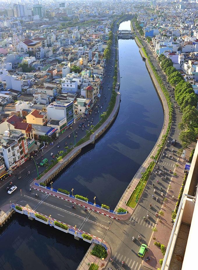 Kênh Nhiêu Lộc bây giờ không chỉ xanh mà còn đẹp lung linh