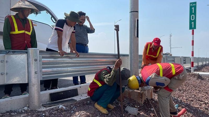 Nhà thầu sẽ phải bỏ ra khoảng 300 triệu đồng để khắc phục hệ thống chiếu sáng do cáp ngầm và nhiều thiết bị điện bị lấy cắp.