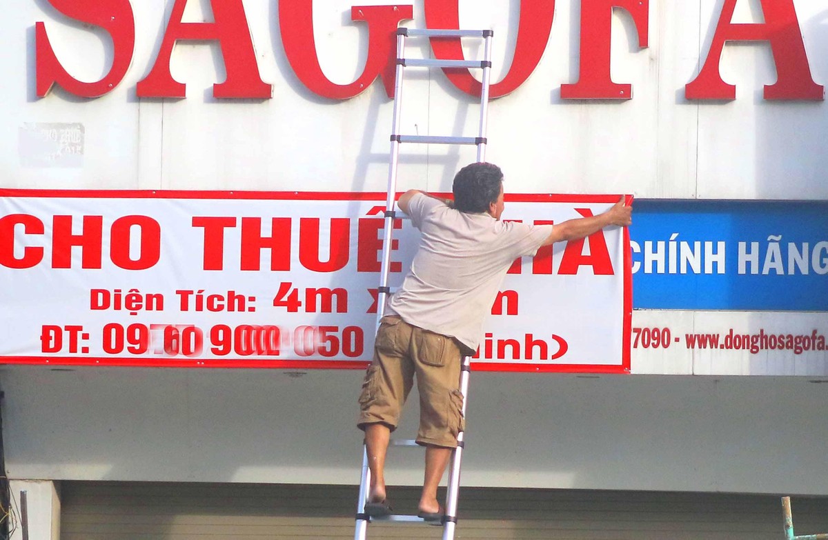 Trong những năm bị rào chắn, mặt bằng trên đường này có mức thuê rẻ, ngay sau khi được tháo rào chắn, mức thuê tại đây tăng chóng mặt.